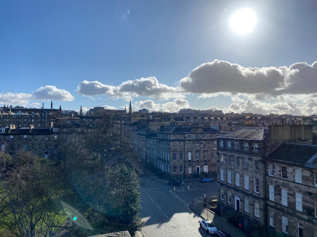 New Town Apartment With Castle View エディンバラ エクステリア 写真